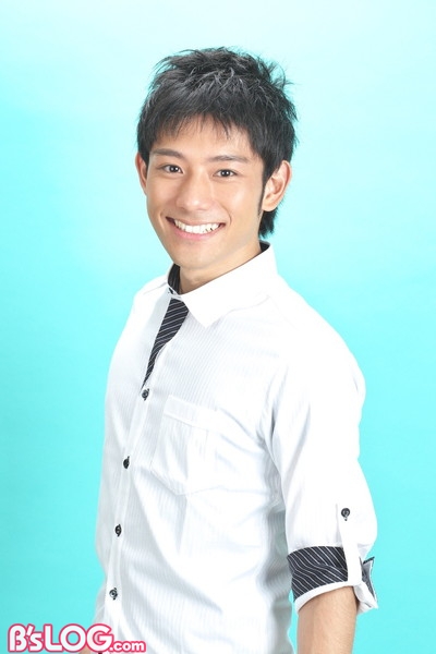 峰岸佳